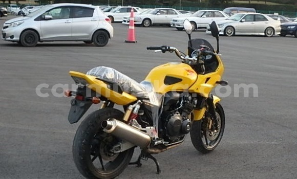 Nunua Ilio tumika Honda VRX 400 Roadster Nyingine Bike ndani ya Beitbridge nchini Matabeleland Kusini Nunua Ilio tumika Honda VRX 400 Roadster Nyingine Bike ndani ya Beitbridge nchini Matabeleland Kusini