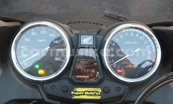 Nunua Ilio tumika Honda VRX 400 Roadster Nyingine Bike ndani ya Beitbridge nchini Matabeleland Kusini Nunua Ilio tumika Honda VRX 400 Roadster Nyingine Bike ndani ya Beitbridge nchini Matabeleland Kusini