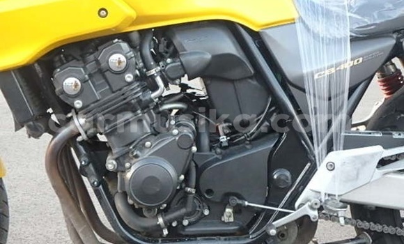 Nunua Ilio tumika Honda VRX 400 Roadster Nyingine Bike ndani ya Beitbridge nchini Matabeleland Kusini Nunua Ilio tumika Honda VRX 400 Roadster Nyingine Bike ndani ya Beitbridge nchini Matabeleland Kusini