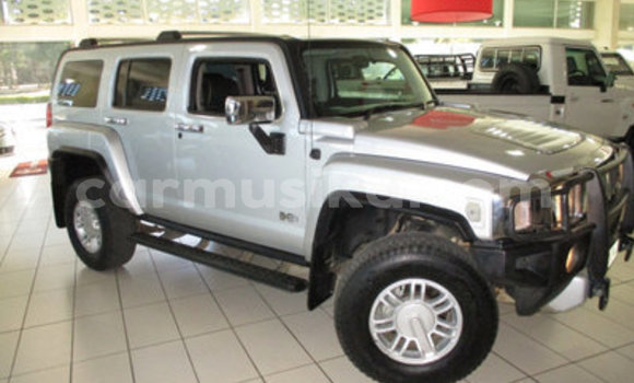 Nunua Ilio tumika Hummer H3 Fedha Gari ndani ya Beitbridge nchini Matabeleland Kusini