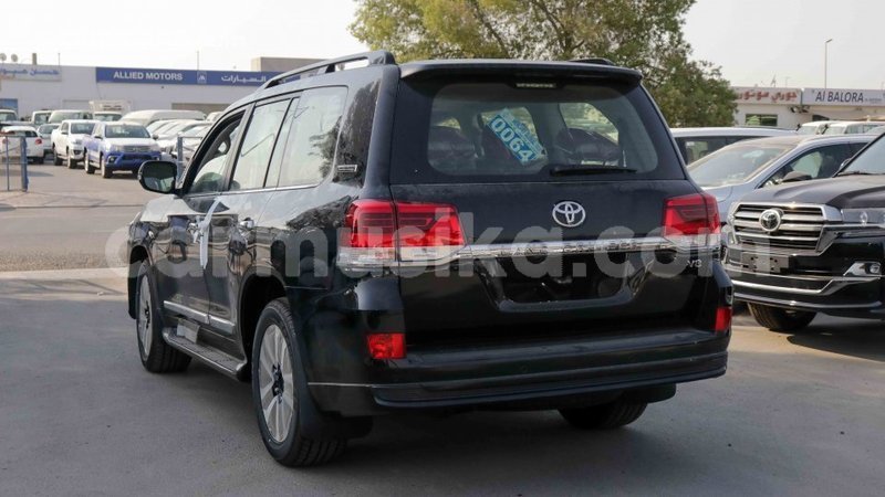 Big with watermark toyota land cruiser harare import dubai 11038