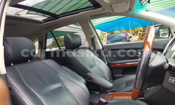 Acheter Occasion Voiture Toyota Harrier Blanc à Harare, Harare Acheter Occasion Voiture Toyota Harrier Blanc à Harare, Harare