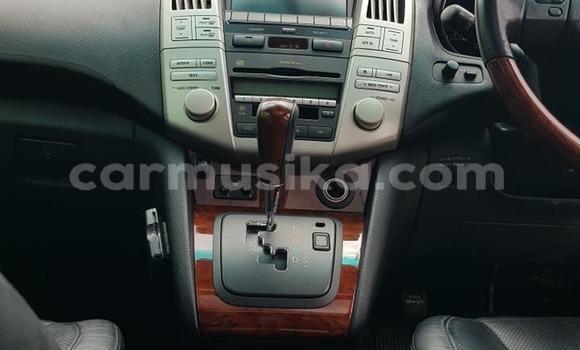 Acheter Occasion Voiture Toyota Harrier Blanc à Harare, Harare Acheter Occasion Voiture Toyota Harrier Blanc à Harare, Harare