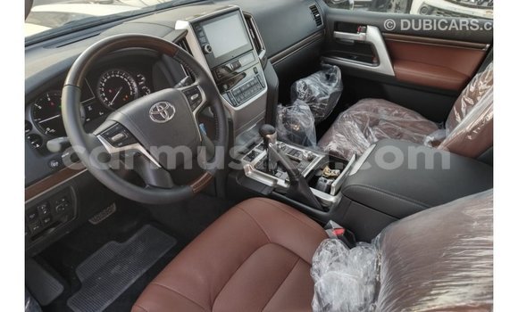 Acheter Import Voiture Toyota Land Cruiser Blanc à Import - Dubai, Harare Acheter Import Voiture Toyota Land Cruiser Blanc à Import - Dubai, Harare