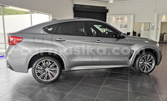 Nunua Ilio tumika BMW X6 Fedha Gari ndani ya Beitbridge nchini Matabeleland Kusini Nunua Ilio tumika BMW X6 Fedha Gari ndani ya Beitbridge nchini Matabeleland Kusini