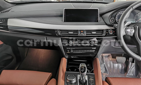 Nunua Ilio tumika BMW X6 Fedha Gari ndani ya Beitbridge nchini Matabeleland Kusini Nunua Ilio tumika BMW X6 Fedha Gari ndani ya Beitbridge nchini Matabeleland Kusini