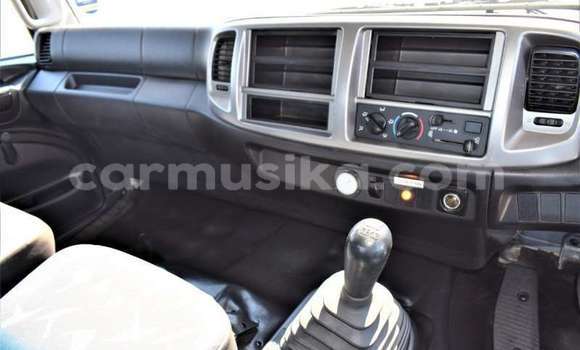 Acheter Occasion Utilitaire Hino 300 Series Blanc à Beitbridge, Matabeleland South Acheter Occasion Utilitaire Hino 300 Series Blanc à Beitbridge, Matabeleland South