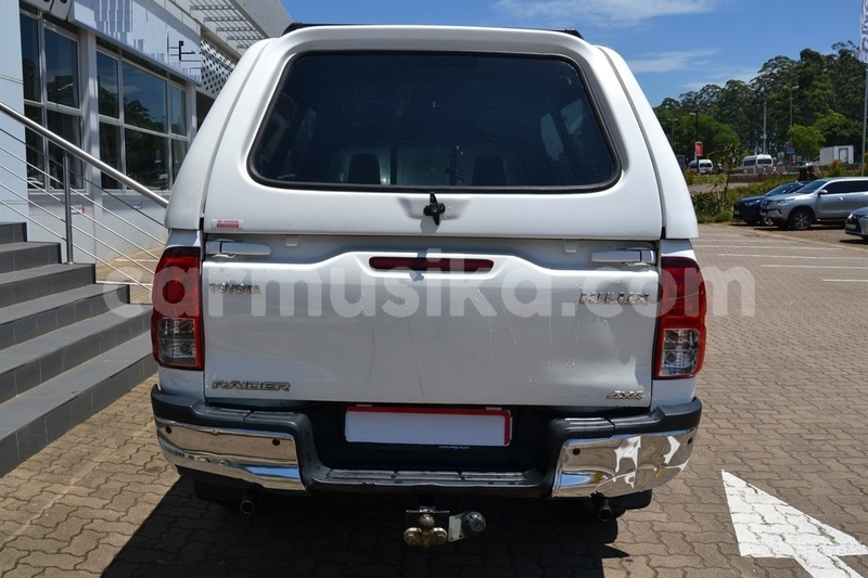 Big with watermark toyota hilux matabeleland south beitbridge 11055