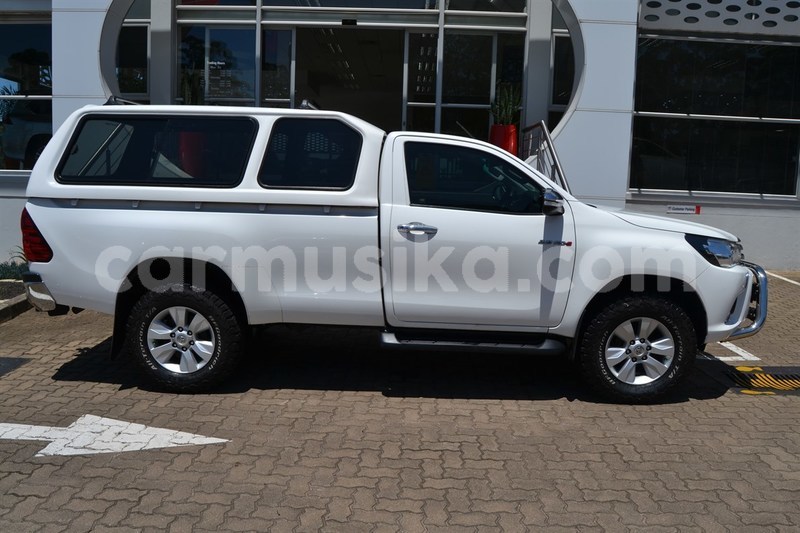 Big with watermark toyota hilux matabeleland south beitbridge 11055