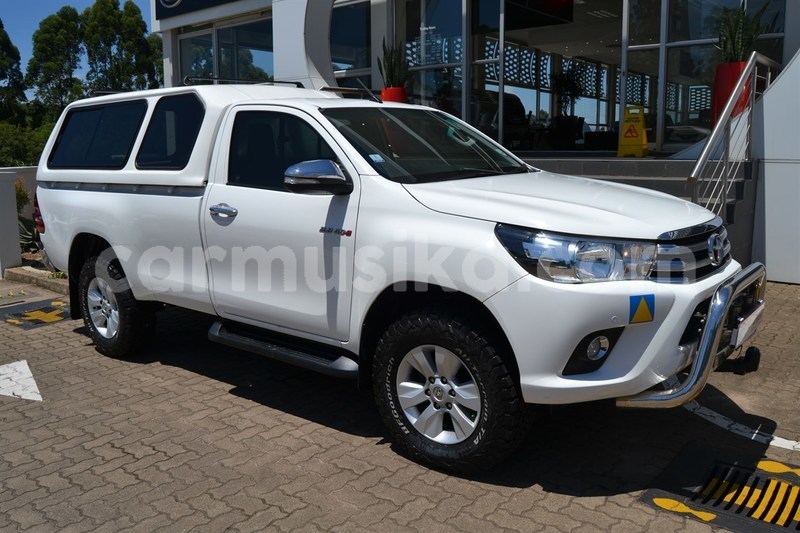 Big with watermark toyota hilux matabeleland south beitbridge 11055