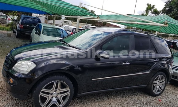 Acheter Occasion Voiture Mercedes‒Benz ML–Class Noir à Harare, Harare Acheter Occasion Voiture Mercedes‒Benz ML–Class Noir à Harare, Harare