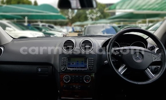 Acheter Occasion Voiture Mercedes‒Benz ML–Class Noir à Harare, Harare Acheter Occasion Voiture Mercedes‒Benz ML–Class Noir à Harare, Harare