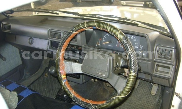 Buy Used Toyota Hilux White Car in Beitbridge in Matabeleland South Buy Used Toyota Hilux White Car in Beitbridge in Matabeleland South