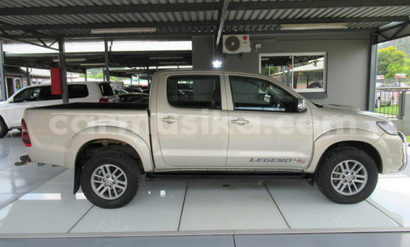 Buy Used Toyota Hilux Silver Car in Beitbridge in Matabeleland South Buy Used Toyota Hilux Silver Car in Beitbridge in Matabeleland South