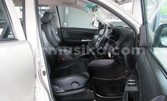 Buy Used Toyota Hilux Silver Car in Beitbridge in Matabeleland South Buy Used Toyota Hilux Silver Car in Beitbridge in Matabeleland South