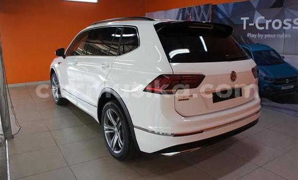 Acheter Occasion Voiture Volkswagen Tiguan Blanc à Beitbridge, Matabeleland South Acheter Occasion Voiture Volkswagen Tiguan Blanc à Beitbridge, Matabeleland South