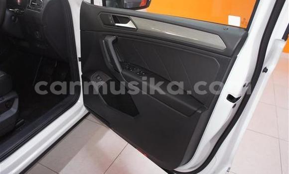 Acheter Occasion Voiture Volkswagen Tiguan Blanc à Beitbridge, Matabeleland South Acheter Occasion Voiture Volkswagen Tiguan Blanc à Beitbridge, Matabeleland South