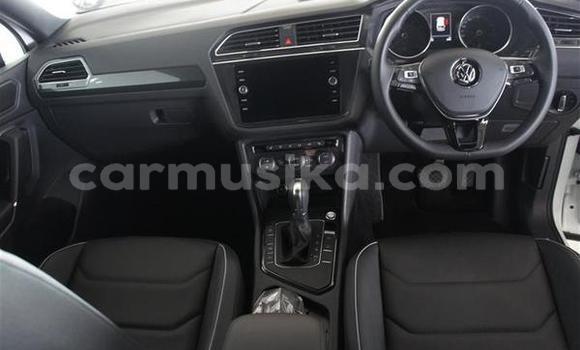 Acheter Occasion Voiture Volkswagen Tiguan Blanc à Beitbridge, Matabeleland South Acheter Occasion Voiture Volkswagen Tiguan Blanc à Beitbridge, Matabeleland South