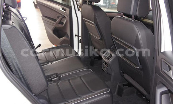 Acheter Occasion Voiture Volkswagen Tiguan Blanc à Beitbridge, Matabeleland South Acheter Occasion Voiture Volkswagen Tiguan Blanc à Beitbridge, Matabeleland South