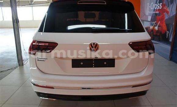 Acheter Occasion Voiture Volkswagen Tiguan Blanc à Beitbridge, Matabeleland South Acheter Occasion Voiture Volkswagen Tiguan Blanc à Beitbridge, Matabeleland South