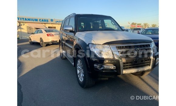 Acheter Import Voiture Mitsubishi Pajero Noir à Import - Dubai, Harare Acheter Import Voiture Mitsubishi Pajero Noir à Import - Dubai, Harare