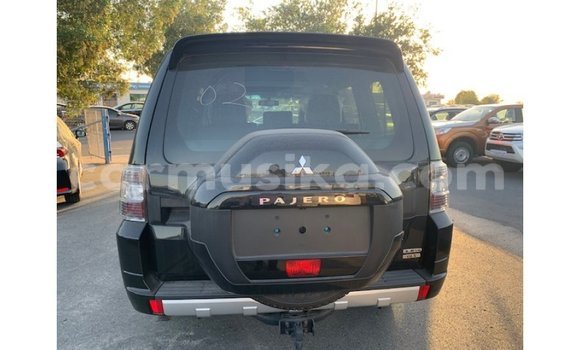 Acheter Import Voiture Mitsubishi Pajero Noir à Import - Dubai, Harare Acheter Import Voiture Mitsubishi Pajero Noir à Import - Dubai, Harare