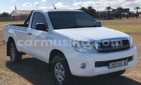 Tenga Tsaru Toyota Hilux Chena Mota in Beitbridge in Matabeleland South Tenga Tsaru Toyota Hilux Chena Mota in Beitbridge in Matabeleland South