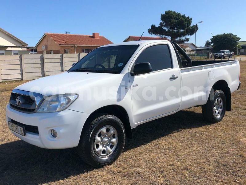 Big with watermark toyota hilux matabeleland south beitbridge 11079