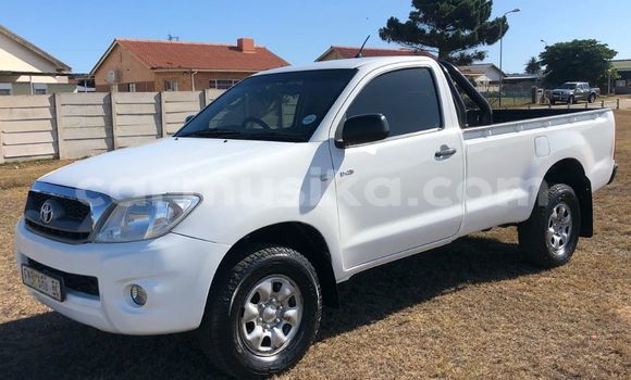 Tenga Tsaru Toyota Hilux Chena Mota in Beitbridge in Matabeleland South Tenga Tsaru Toyota Hilux Chena Mota in Beitbridge in Matabeleland South