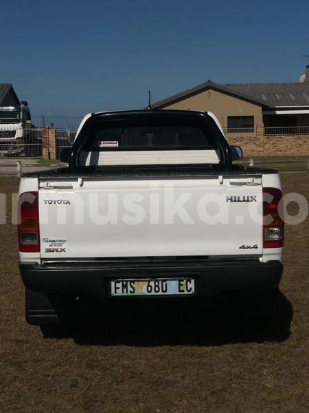 Big with watermark toyota hilux matabeleland south beitbridge 11079