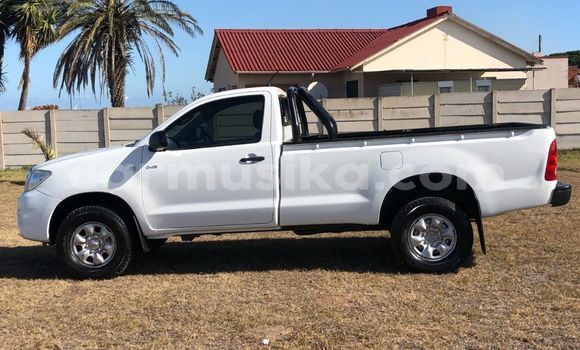 Tenga Tsaru Toyota Hilux Chena Mota in Beitbridge in Matabeleland South Tenga Tsaru Toyota Hilux Chena Mota in Beitbridge in Matabeleland South