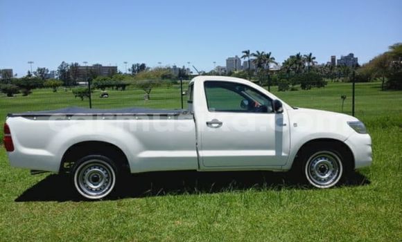 Acheter Occasion Voiture Toyota Hilux Blanc à Beitbridge, Matabeleland South Acheter Occasion Voiture Toyota Hilux Blanc à Beitbridge, Matabeleland South