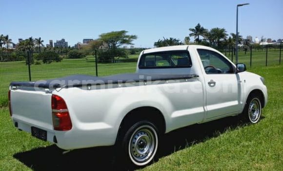 Acheter Occasion Voiture Toyota Hilux Blanc à Beitbridge, Matabeleland South Acheter Occasion Voiture Toyota Hilux Blanc à Beitbridge, Matabeleland South