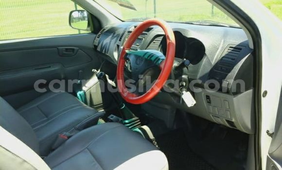 Acheter Occasion Voiture Toyota Hilux Blanc à Beitbridge, Matabeleland South Acheter Occasion Voiture Toyota Hilux Blanc à Beitbridge, Matabeleland South