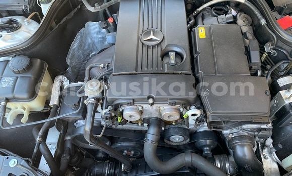 Acheter Occasion Voiture Mercedes‒Benz C-klasse Gris à Beitbridge, Matabeleland South Acheter Occasion Voiture Mercedes‒Benz C-klasse Gris à Beitbridge, Matabeleland South