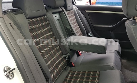 Acheter Occasion Voiture Volkswagen Golf Blanc à Harare, Harare Acheter Occasion Voiture Volkswagen Golf Blanc à Harare, Harare