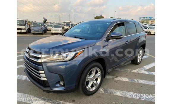 Acheter Import Voiture Toyota Highlander Bleu à Import - Dubai, Harare Acheter Import Voiture Toyota Highlander Bleu à Import - Dubai, Harare