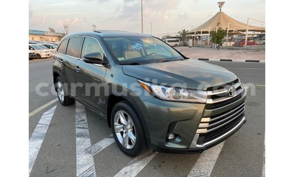 Tenga Imported Toyota Highlander Girinhi Mota in Import - Dubai in Harare Tenga Imported Toyota Highlander Girinhi Mota in Import - Dubai in Harare