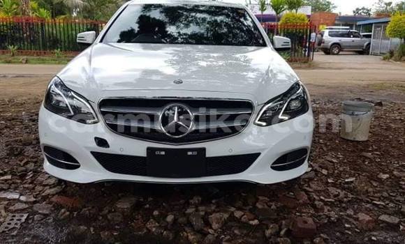 Acheter Occasion Voiture Mercedes‒Benz E-klasse Blanc à Harare, Harare Acheter Occasion Voiture Mercedes‒Benz E-klasse Blanc à Harare, Harare