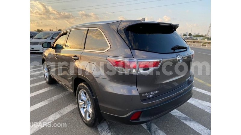 Big with watermark toyota highlander harare import dubai 11100