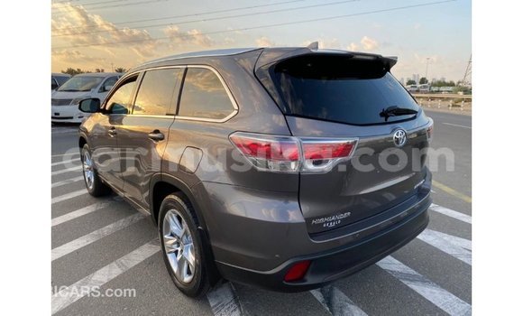 Tenga Imported Toyota Highlander Zvimwe Mota in Import - Dubai in Harare Tenga Imported Toyota Highlander Zvimwe Mota in Import - Dubai in Harare