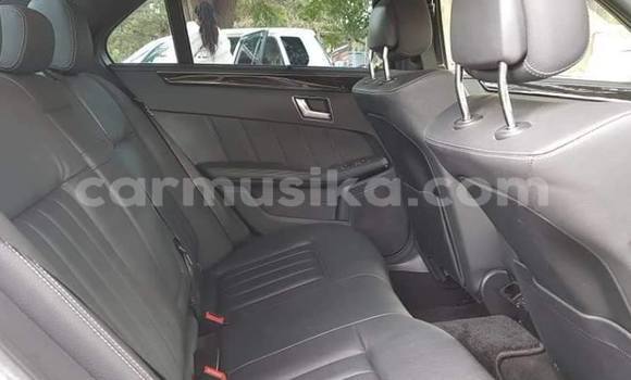 Acheter Occasion Voiture Mercedes‒Benz E-klasse Blanc à Harare, Harare Acheter Occasion Voiture Mercedes‒Benz E-klasse Blanc à Harare, Harare