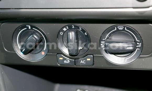 Tenga Tsaru Volkswagen Polo Tsvuku Mota in Beitbridge in Matabeleland South Tenga Tsaru Volkswagen Polo Tsvuku Mota in Beitbridge in Matabeleland South