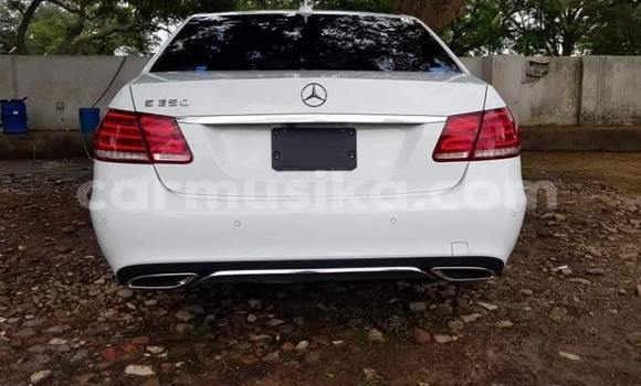 Acheter Occasion Voiture Mercedes‒Benz E-klasse Blanc à Harare, Harare Acheter Occasion Voiture Mercedes‒Benz E-klasse Blanc à Harare, Harare