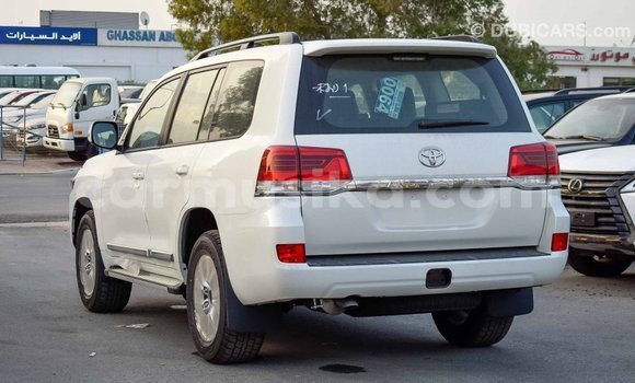 Buy Import Toyota Land Cruiser White Car in Import - Dubai in Harare Buy Import Toyota Land Cruiser White Car in Import - Dubai in Harare