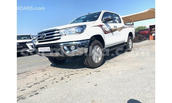 Acheter Import Voiture Toyota Hilux Blanc à Import - Dubai, Harare Acheter Import Voiture Toyota Hilux Blanc à Import - Dubai, Harare