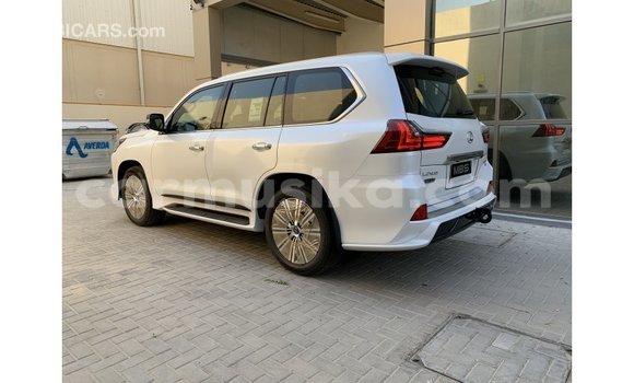 Acheter Import Voiture Lexus LX Blanc à Import - Dubai, Harare Acheter Import Voiture Lexus LX Blanc à Import - Dubai, Harare