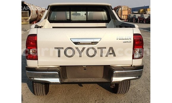 Acheter Import Voiture Toyota Hilux Blanc à Import - Dubai, Harare Acheter Import Voiture Toyota Hilux Blanc à Import - Dubai, Harare