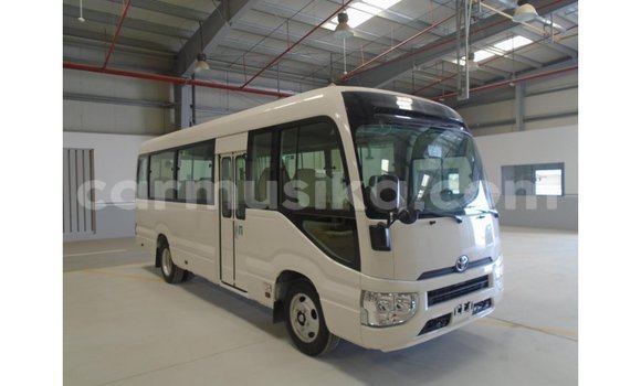 Nunua Imported Abarth 595 Nyeupe Gari ndani ya Import - Dubai nchini Harare