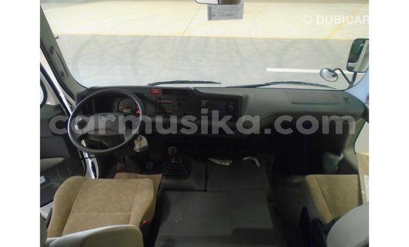 Acheter Import Voiture Abarth 595 Blanc à Import - Dubai, Harare Acheter Import Voiture Abarth 595 Blanc à Import - Dubai, Harare